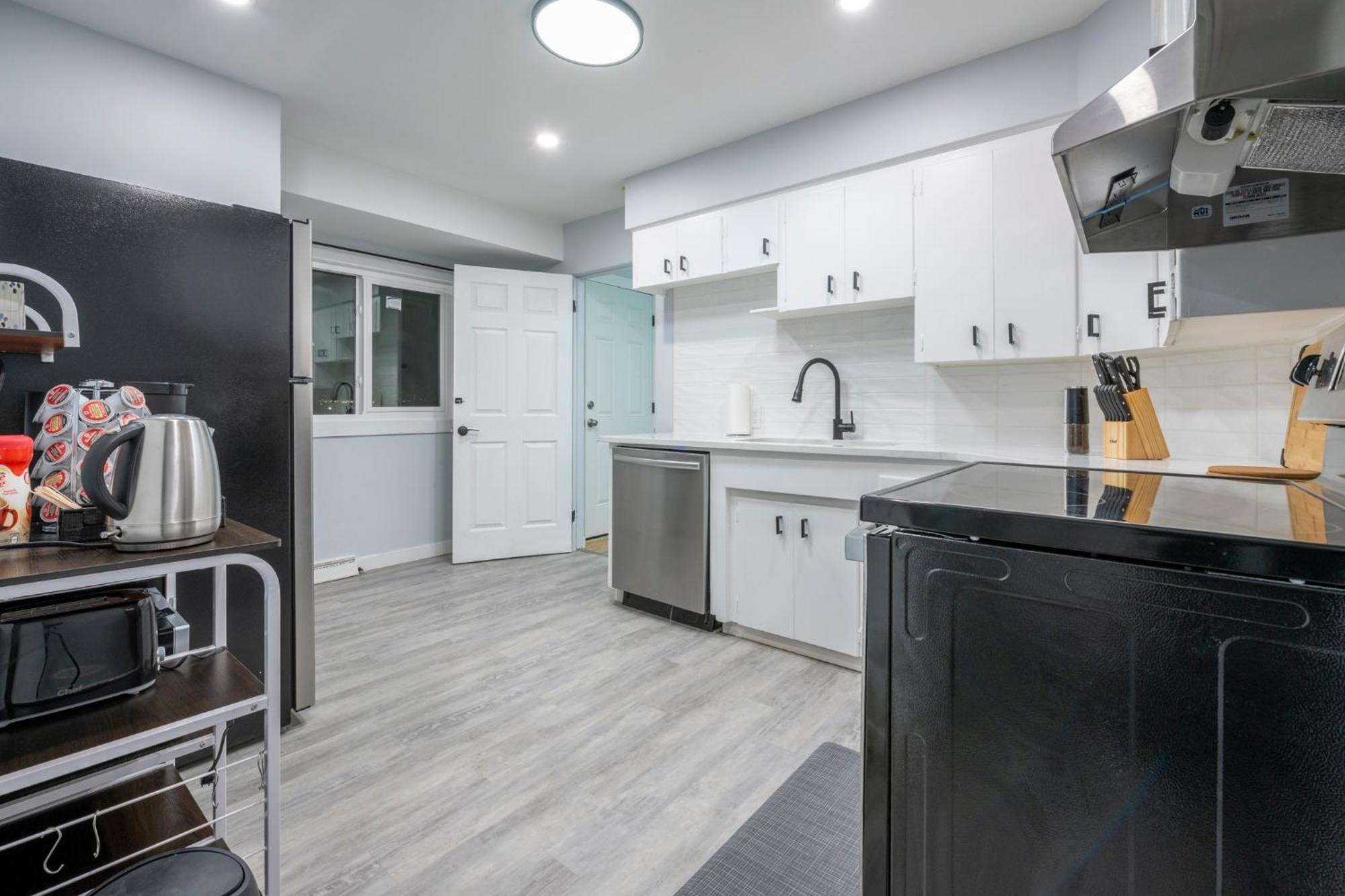 Centre Street Upper 2Bedsuite 4408 คาลการี ภายนอก รูปภาพ